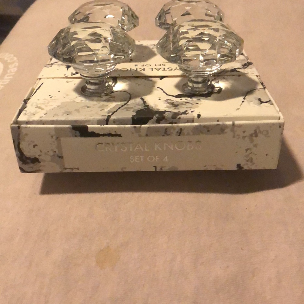 Set of 4 custom high end drawer knobs - Picture 4 of 5